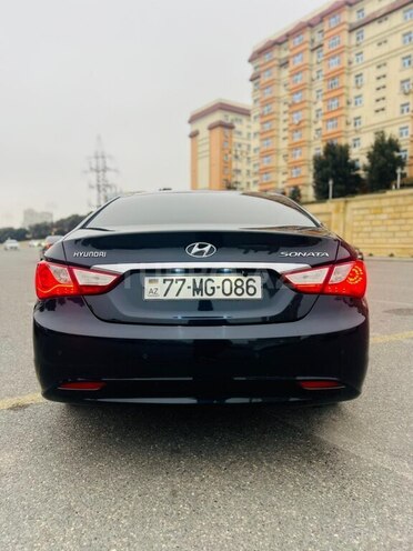 Hyundai Sonata-2
