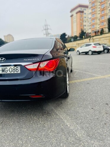 Hyundai Sonata-4