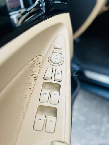 Hyundai Sonata-12