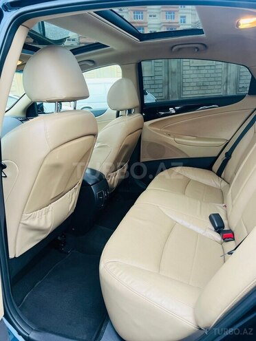 Hyundai Sonata-8