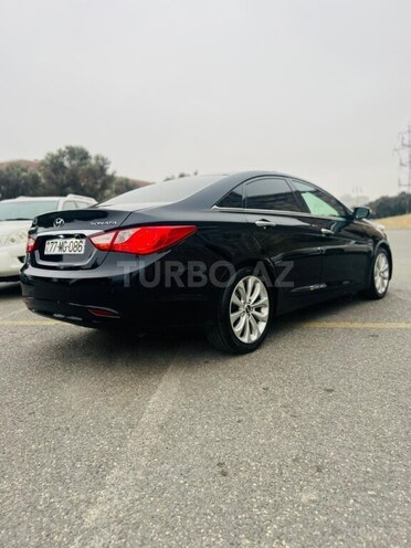Hyundai Sonata-11