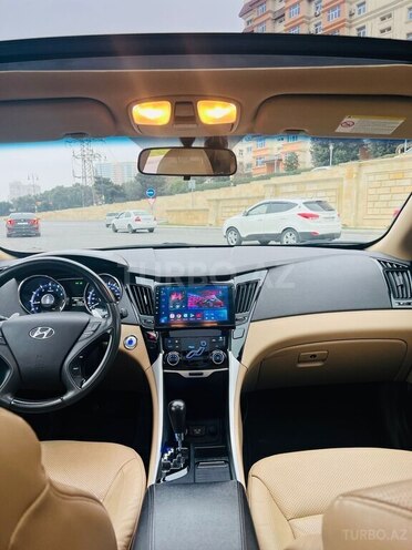 Hyundai Sonata-14