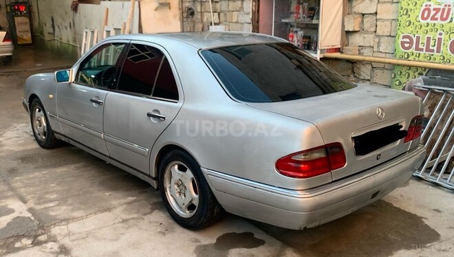 Mercedes E 320 1996, 123,658 km - 3.2 l - Bakı