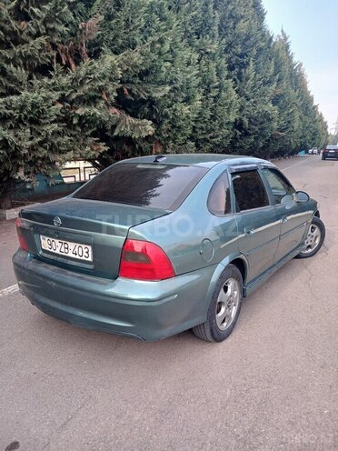 Opel Vectra 1999, 320,000 km - 2.0 l - Qazax