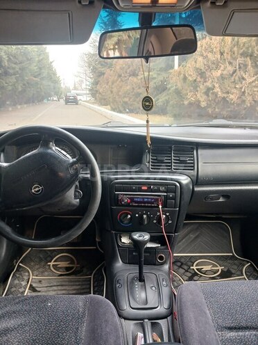 Opel Vectra 1999, 320,000 km - 2.0 l - Qazax