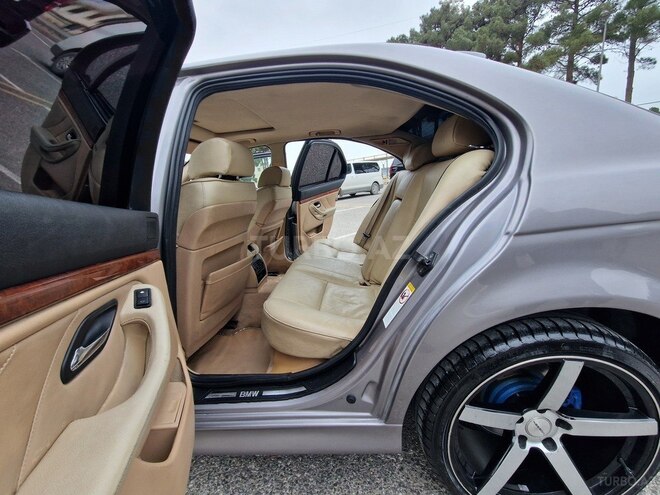BMW 525-19