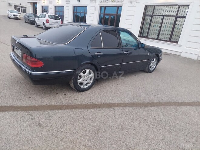 Mercedes E 220 1998, 260,000 km - 2.2 l - Bakı