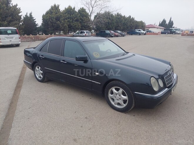 Mercedes E 220 1998, 260,000 km - 2.2 l - Bakı