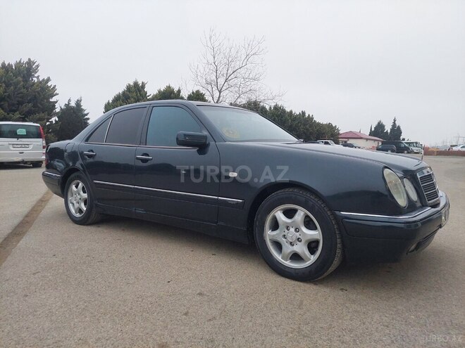 Mercedes E 220 1998, 260,000 km - 2.2 l - Bakı