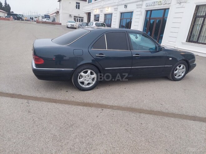 Mercedes E 220 1998, 260,000 km - 2.2 l - Bakı