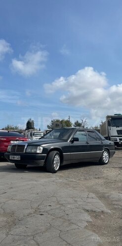 Mercedes 190-8