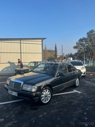 Mercedes 190-1