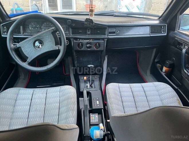 Mercedes 190-9