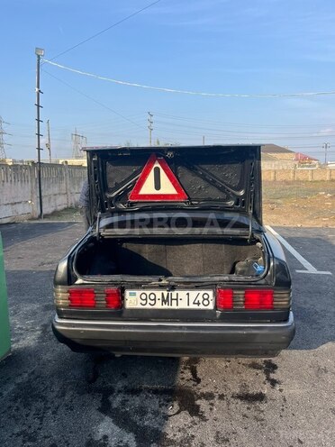 Mercedes 190-17