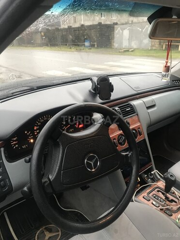 Mercedes E 200 1999, 386,940 km - 2.0 l - Lənkəran