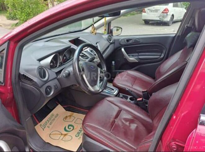Ford Fiesta 2010, 280,000 km - 1.6 л - Bakı