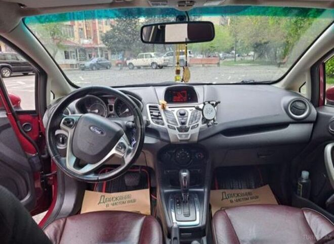 Ford Fiesta 2010, 280,000 km - 1.6 л - Bakı