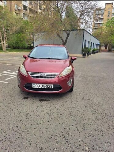 Ford Fiesta 2010, 280,000 km - 1.6 л - Bakı