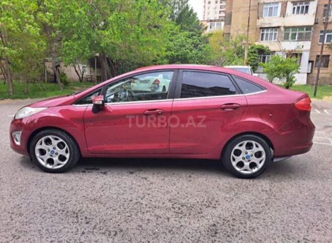 Ford Fiesta 2010, 280,000 km - 1.6 л - Bakı
