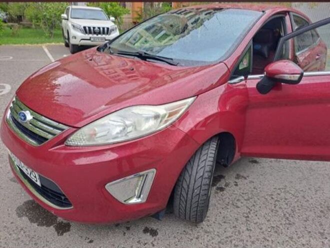Ford Fiesta 2010, 280,000 km - 1.6 л - Bakı