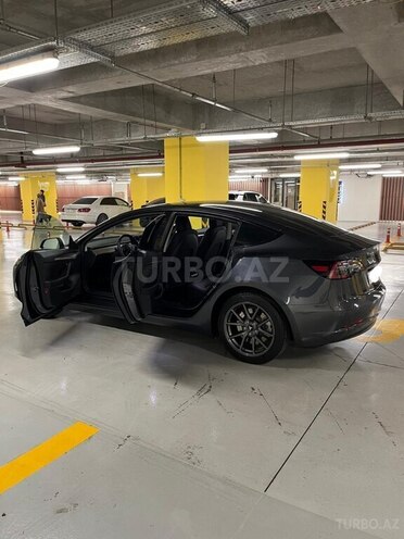 Tesla Model 3 2023, 27,543 km - 0.0 l - Gəncə