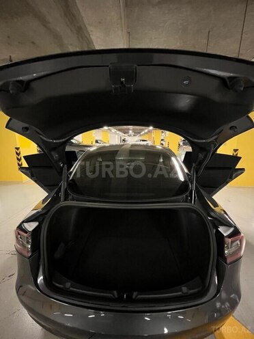 Tesla Model 3 2023, 27,543 km - 0.0 l - Gəncə