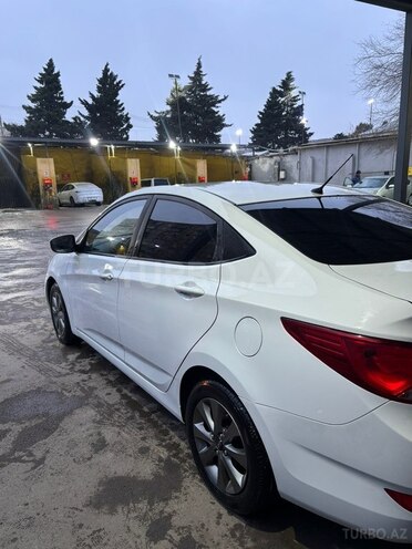 Hyundai Accent-6