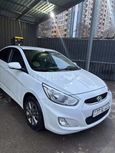 Hyundai Accent-3