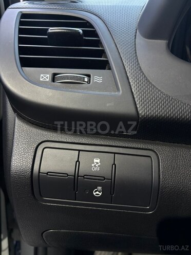 Hyundai Accent-8