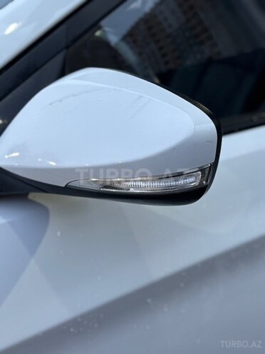 Hyundai Accent-7