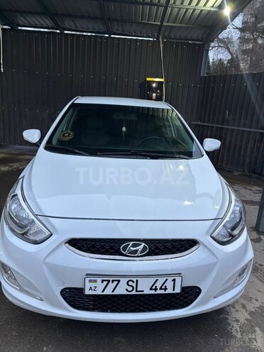 Hyundai Accent-1
