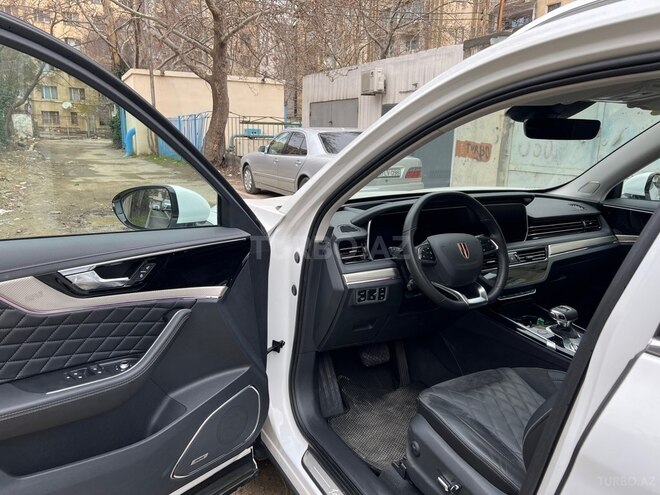 Hongqi HS5-8