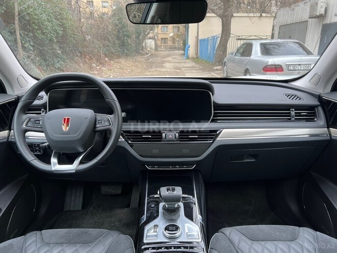 Hongqi HS5-17