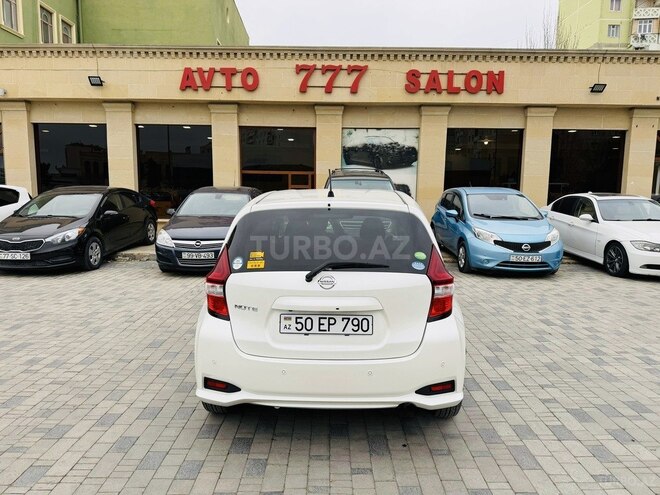 Nissan Note-7