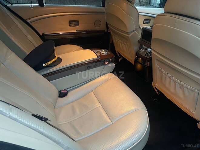BMW 750-13
