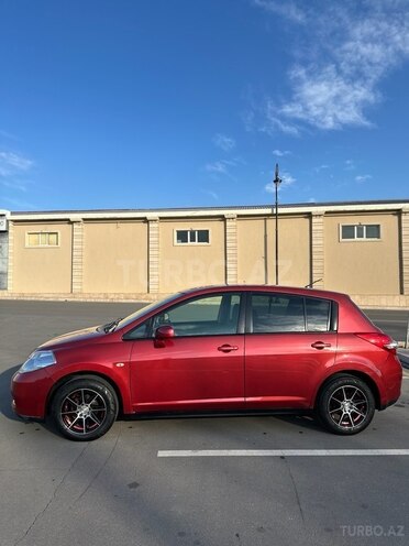 Nissan Tiida-4