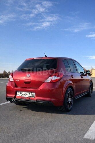 Nissan Tiida-8