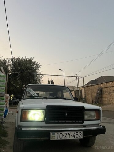 LADA (VAZ) 2107-1