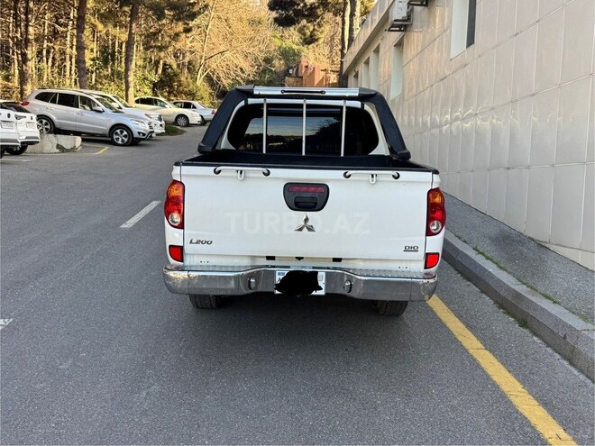 Mitsubishi L200 2014, 212,000 km - 2.5 l - Bakı