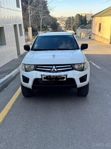 Mitsubishi L200 2014, 212,000 km - 2.5 l - Bakı