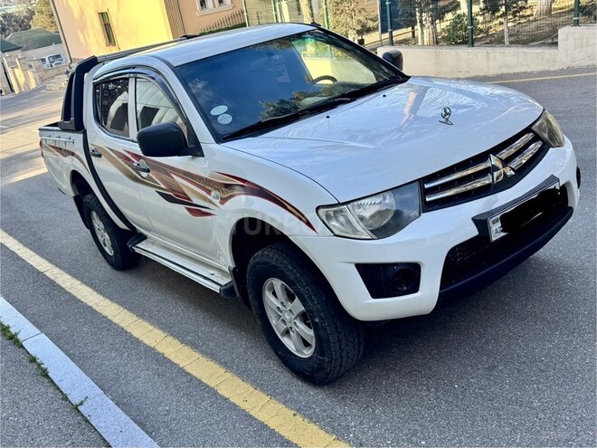 Mitsubishi L200 2014, 212,000 km - 2.5 l - Bakı
