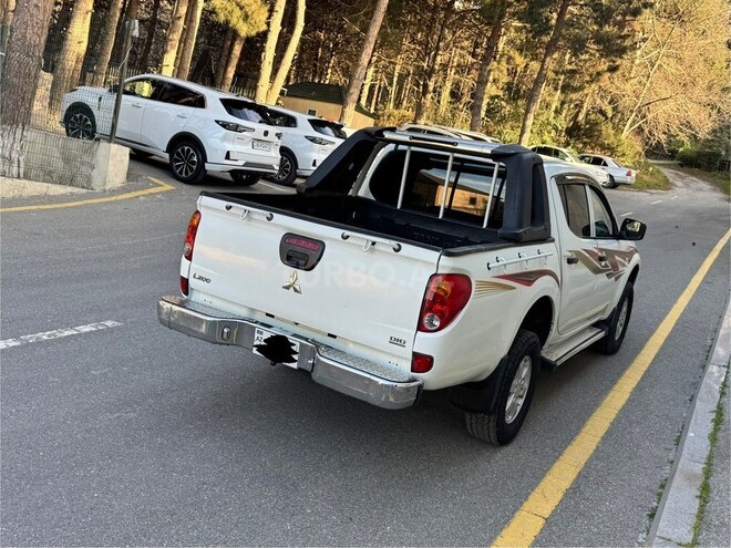 Mitsubishi L200 2014, 212,000 km - 2.5 l - Bakı