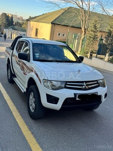 Mitsubishi L200 2014, 212,000 km - 2.5 l - Bakı
