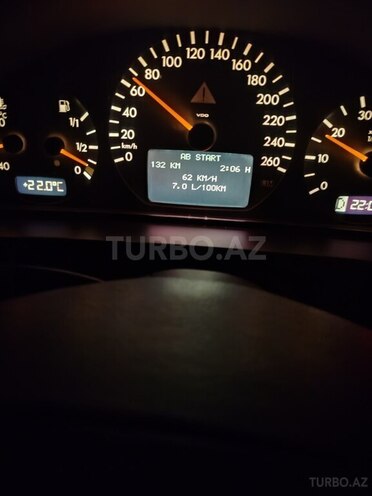 Mercedes E 240 2000, 284,742 km - 2.6 l - Ağdaş