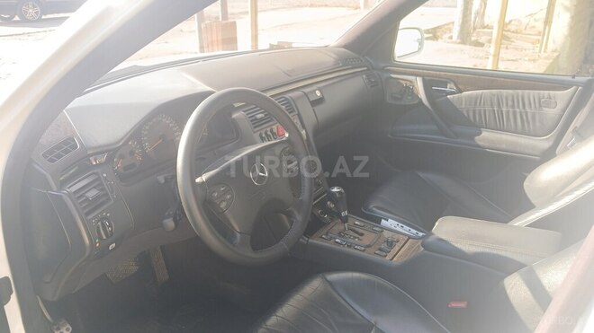 Mercedes E 320 2000, 303,467 km - 3.2 l - Ağcabədi