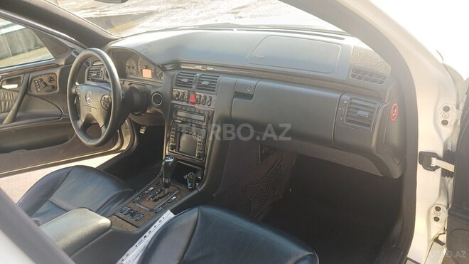 Mercedes E 320 2000, 303,467 km - 3.2 l - Ağcabədi