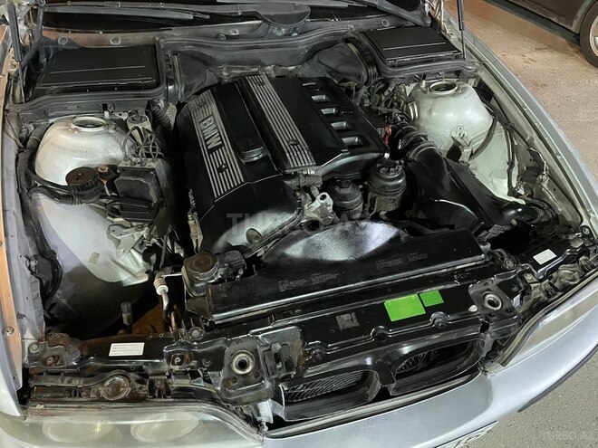BMW 525 2000, 324,000 km - 2.5 l - Bakı
