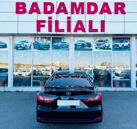 Toyota Camry-5
