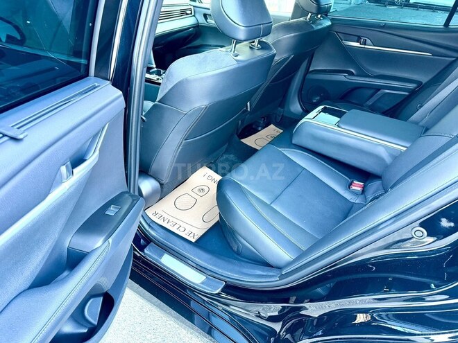 Toyota Camry-9