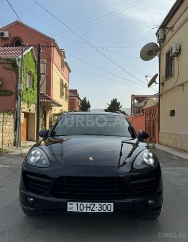 Porsche Cayenne GTS-1